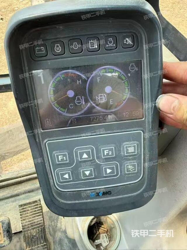 驾驶室整体(整机外观) 驾驶室整体(整机外观)