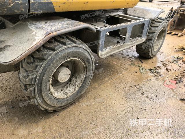 右侧履带整体 (行走机构) 右侧履带整体 (行走机构)