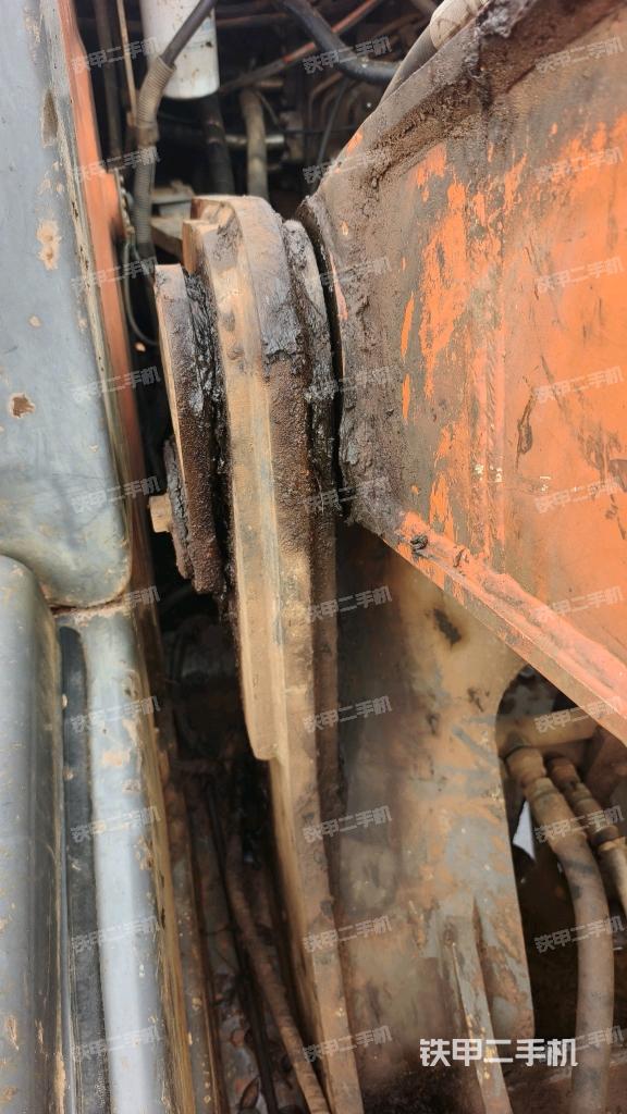 大臂根部 斜视(工作和回转装置) 大臂根部 斜视(工作和回转装置)