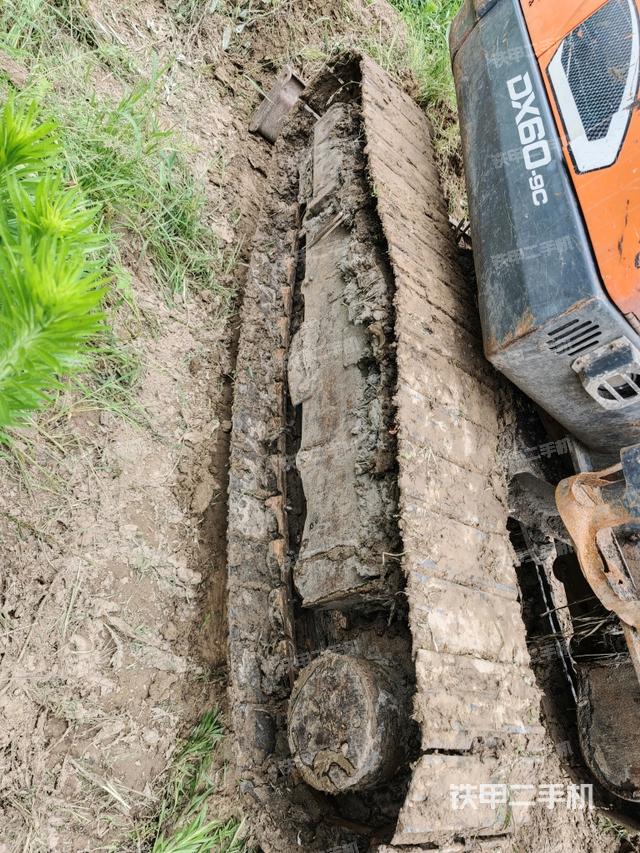 右导向轮(行走机构) 右导向轮(行走机构)