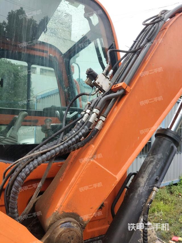 大臂背部俯视（工作和回转装置）