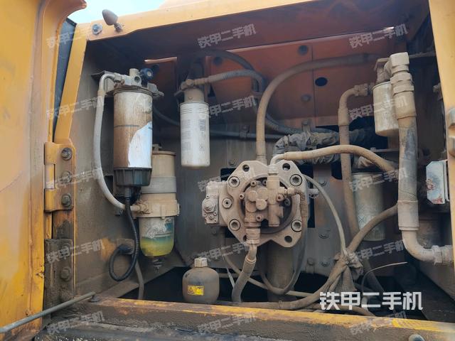 液壓泵斜45?右（大件艙室）