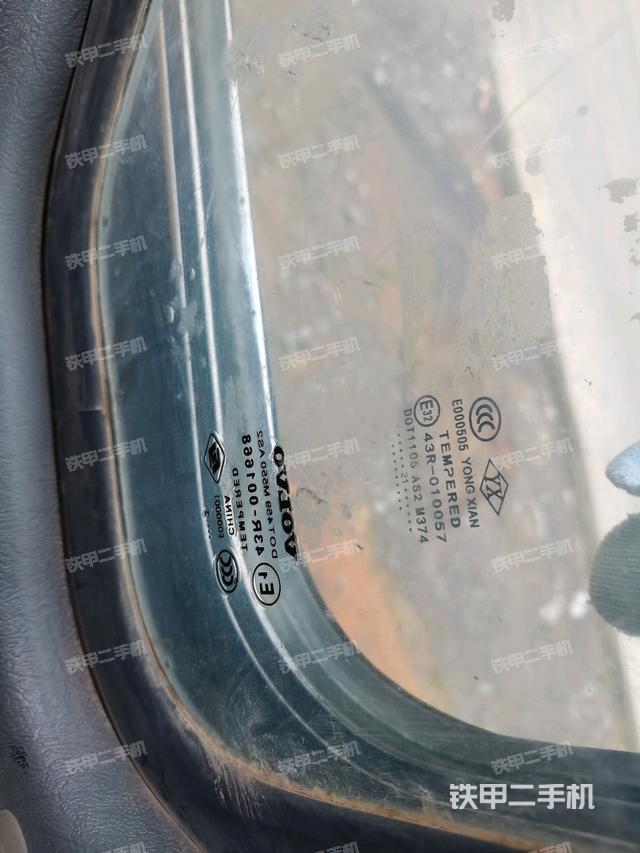 左后方玻璃角標（駕駛室部分）