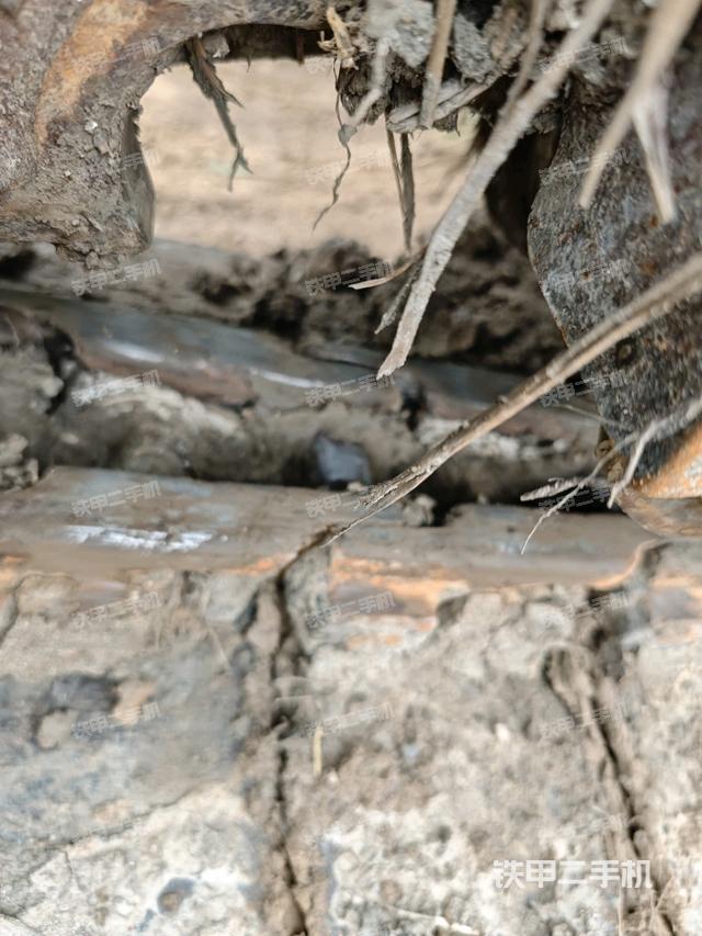 左侧履带整体 (行走机构) 左侧履带整体 (行走机构)