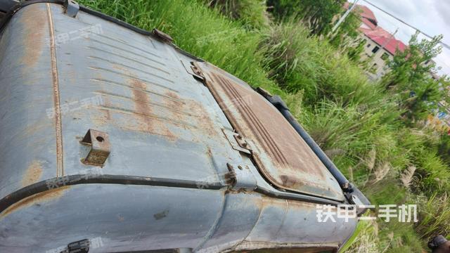 驾驶室顶部俯视(上车部件) 驾驶室顶部俯视(上车部件)