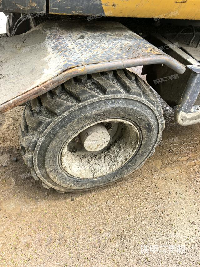 右驱动轮(行走机构) 右驱动轮(行走机构)