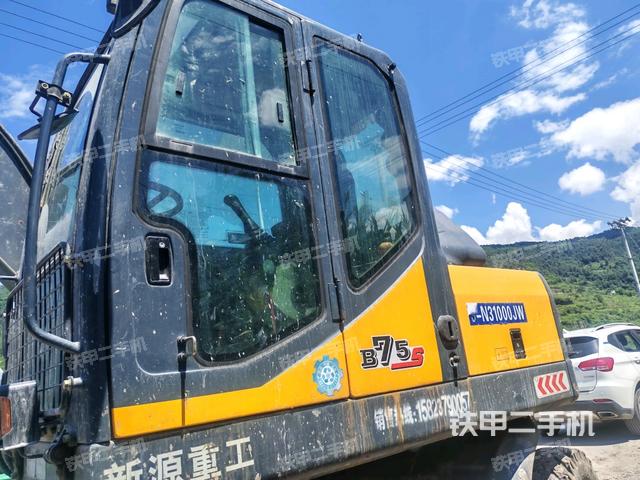  驾驶室正侧（驾驶室部分）