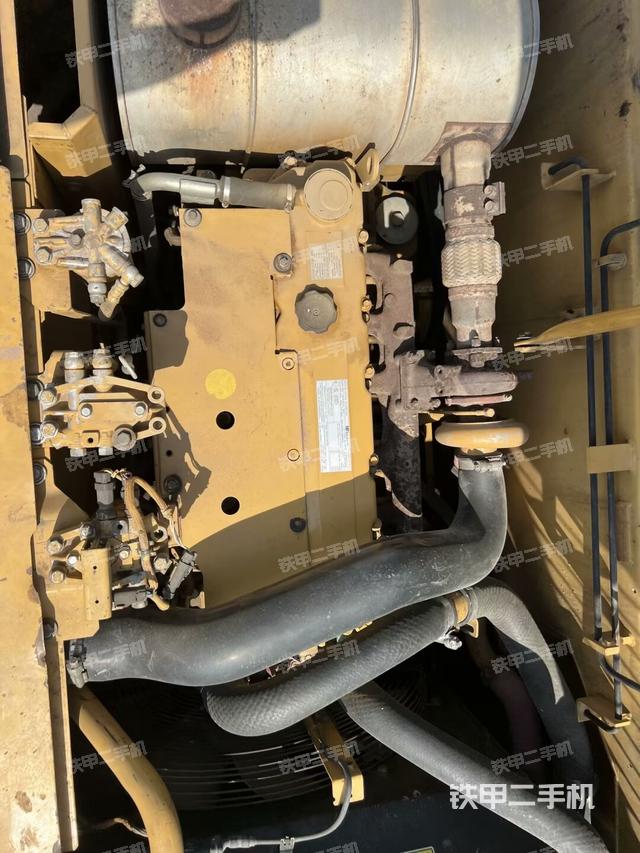 发动机整体俯视(整机外观) 发动机整体俯视(整机外观)