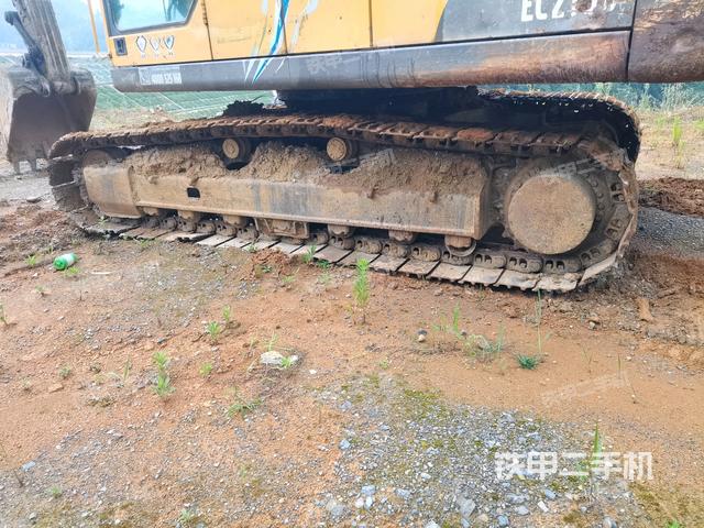 左側履帶整體?（行走機構）