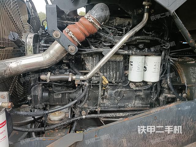 发动机左侧(整机外观及大件) 发动机左侧(整机外观及大件)