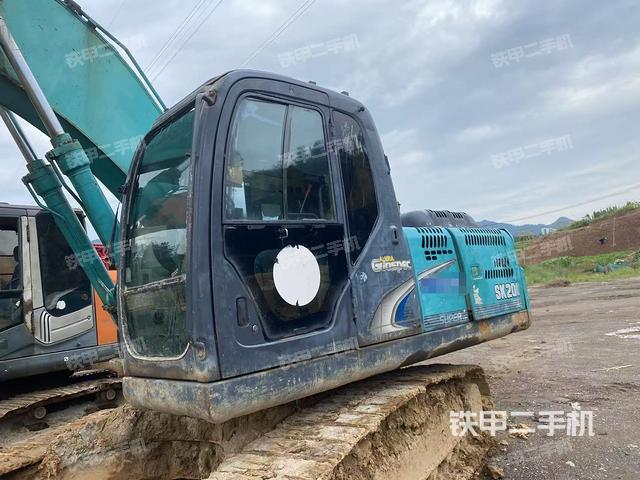 神鋼SK200-8挖掘機