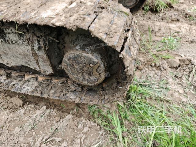 左导向轮(行走机构) 左导向轮(行走机构)