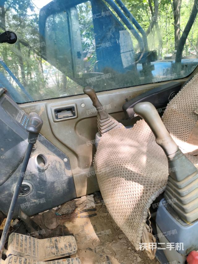 驾驶室整体（整机外观）