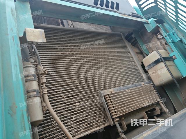 散热器正面(大件舱室) 散热器正面(大件舱室)