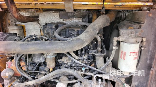 发动机室(上车部件) 发动机室(上车部件)