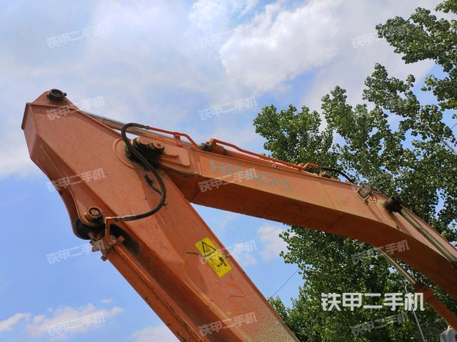 大臂背部俯视(工作和回转装置) 大臂背部俯视(工作和回转装置)