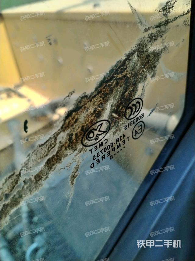 后窗玻璃角标（驾驶室部分）