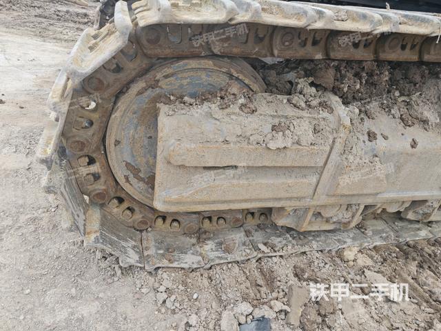 左导向轮(行走机构) 左导向轮(行走机构)