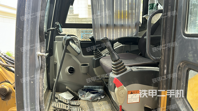 驾驶室整体（整机外观）