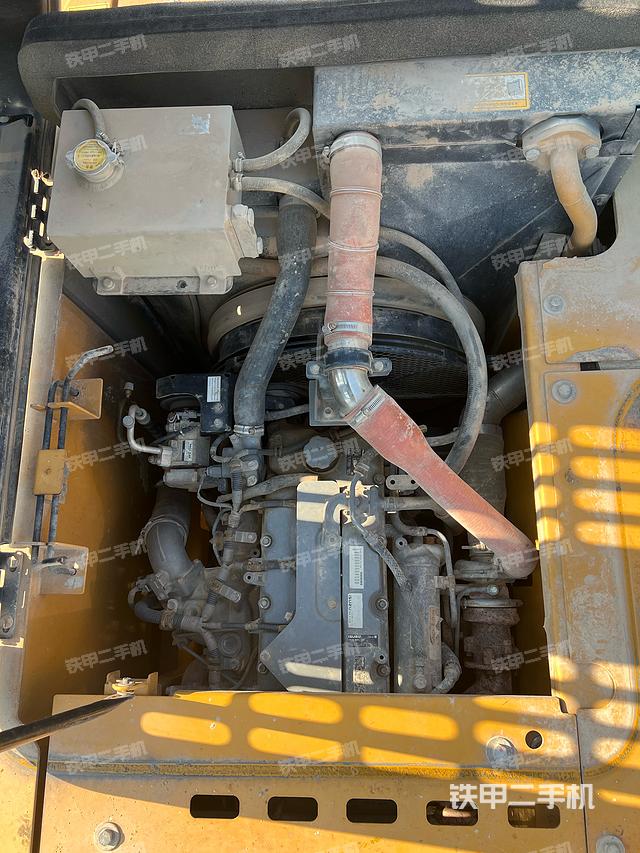 发动机整体俯视(整机外观) 发动机整体俯视(整机外观)