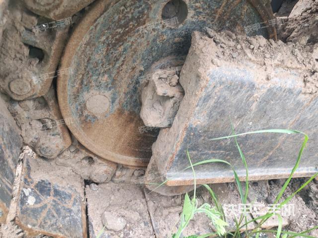 左导向轮(行走机构) 左导向轮(行走机构)