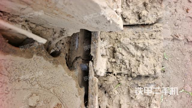 右驱动轮(行走机构) 右驱动轮(行走机构)