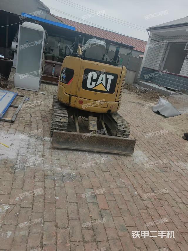 回转马达和主控阀（整机外观）