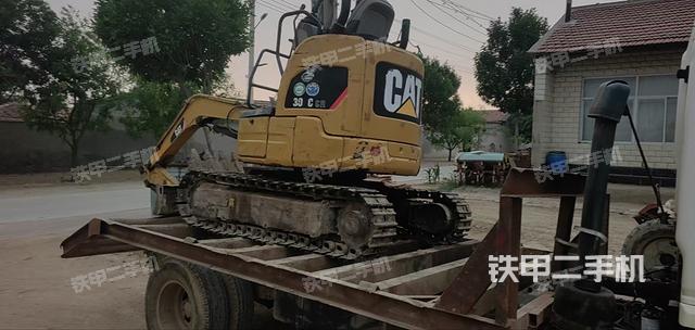 驾驶室顶部（整机外观）