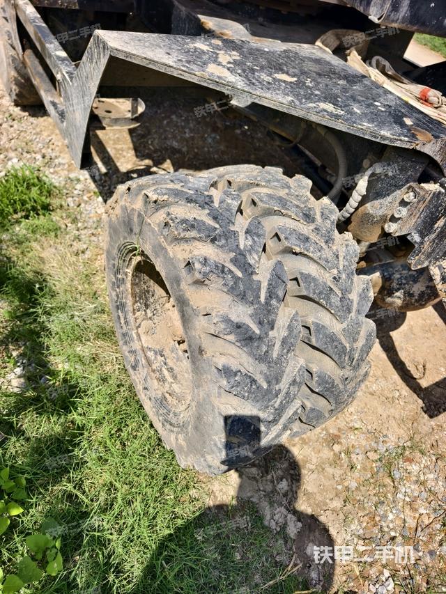 右驱动轮(行走机构) 右驱动轮(行走机构)