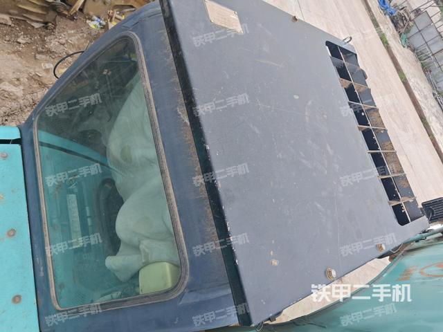 驾驶室顶部俯视(上车部件) 驾驶室顶部俯视(上车部件)