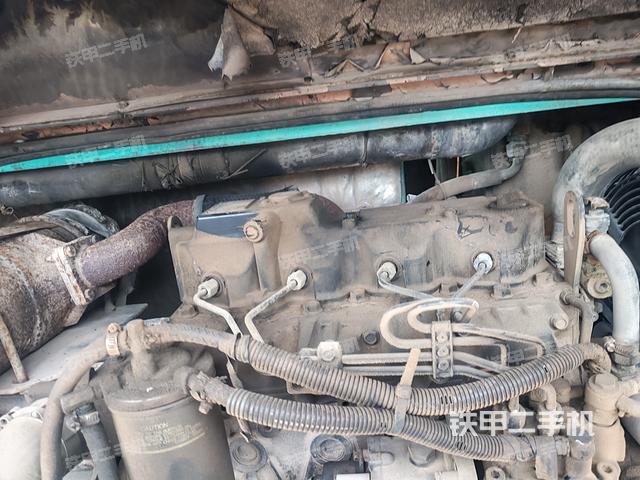 发动机整体俯视(整机外观) 发动机整体俯视(整机外观)