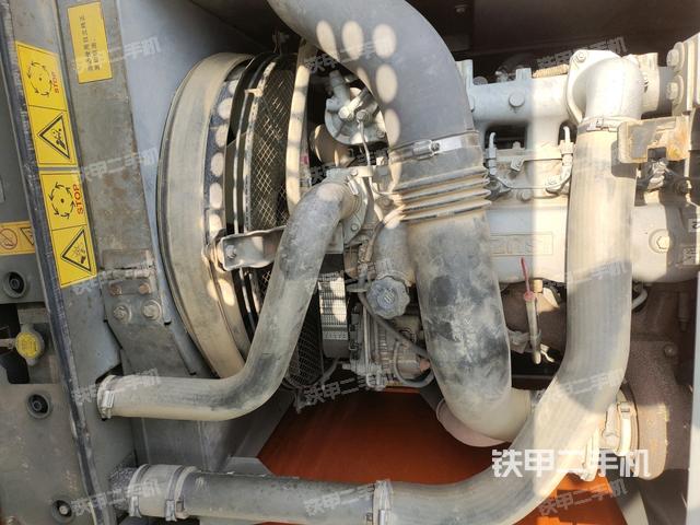 发动机室(上车部件) 发动机室(上车部件)