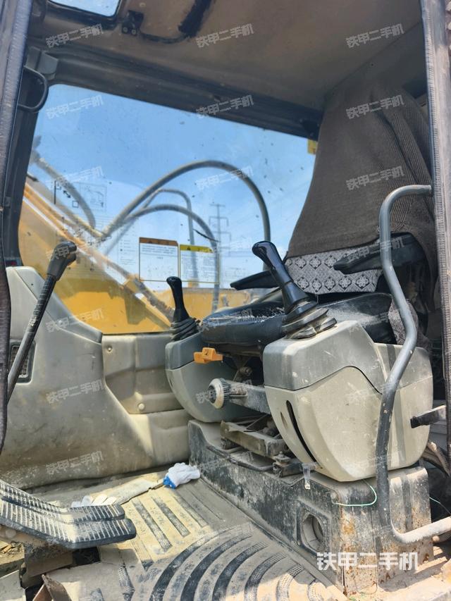 驾驶室正侧(驾驶室部分) 驾驶室正侧(驾驶室部分)