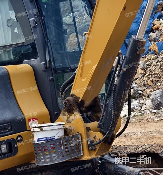 大臂根部?斜（工作和回轉(zhuǎn)裝置）