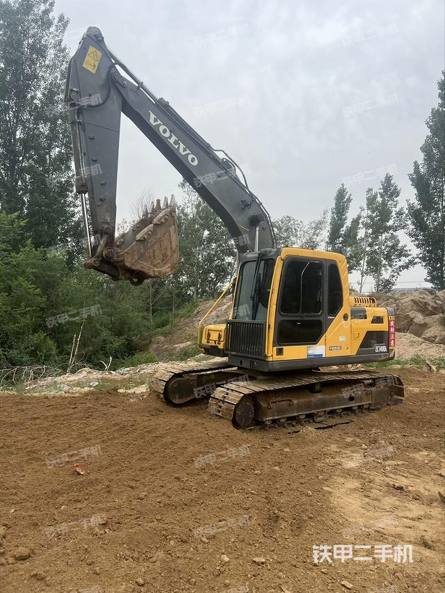 驾驶室整体(整机外观) 驾驶室整体(整机外观)