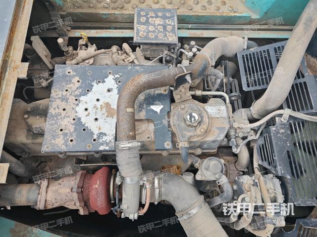 发动机室(上车部件) 发动机室(上车部件)