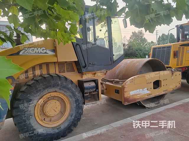 整機(jī)右后45°(設(shè)備外觀及核心部件) 整機(jī)右后45°(設(shè)備外觀及核心部件)
