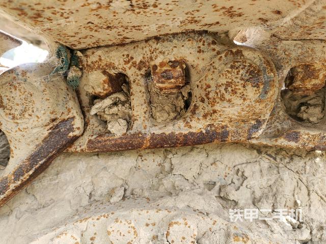 左驱动轮(行走机构) 左驱动轮(行走机构)