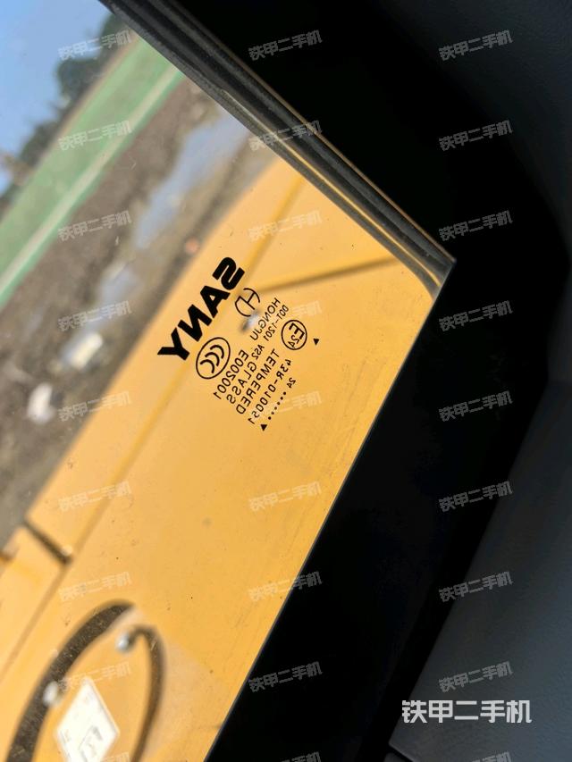 后窗玻璃角标(驾驶室部分) 后窗玻璃角标(驾驶室部分)