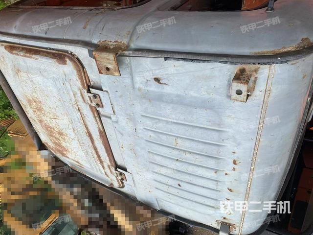 驾驶室顶部（整机外观）