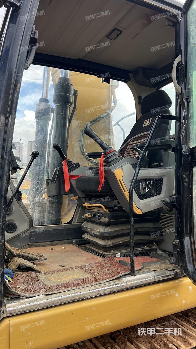 驾驶室整体（整机外观）