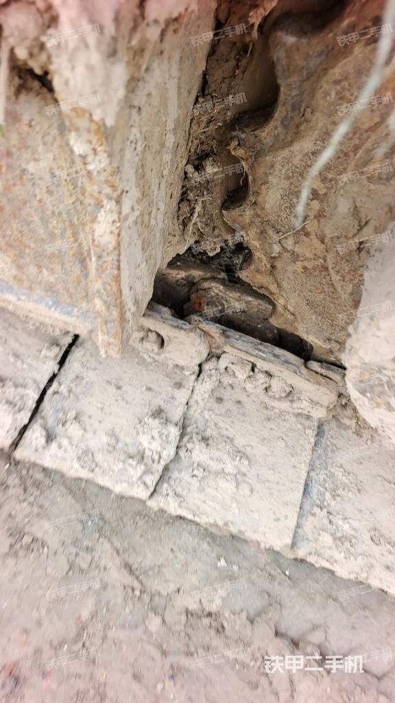 左驱动轮(行走机构) 左驱动轮(行走机构)