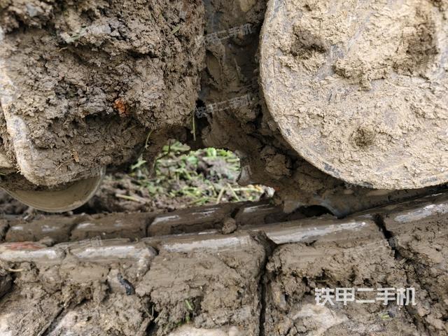 右驱动轮(行走机构) 右驱动轮(行走机构)