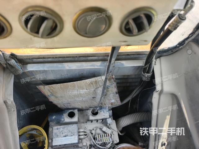 座椅后部(驾驶室部分) 座椅后部(驾驶室部分)