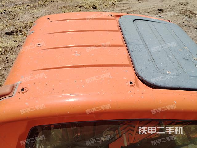 驾驶室顶部（整机外观）