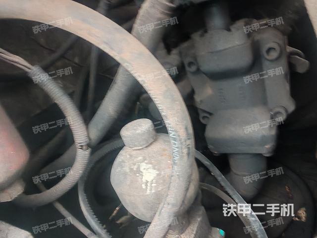 液压泵舱室正面整体(整机外观) 液压泵舱室正面整体(整机外观)