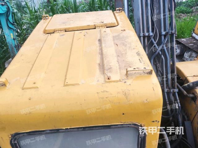 驾驶室顶部俯视(上车部件) 驾驶室顶部俯视(上车部件)