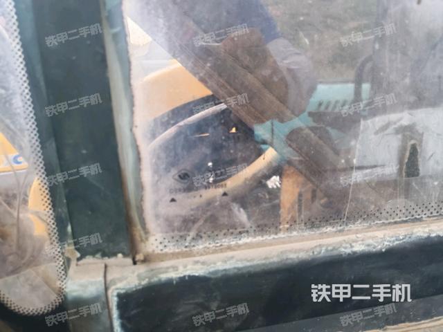 右侧玻璃角标(驾驶室部分) 右侧玻璃角标(驾驶室部分)