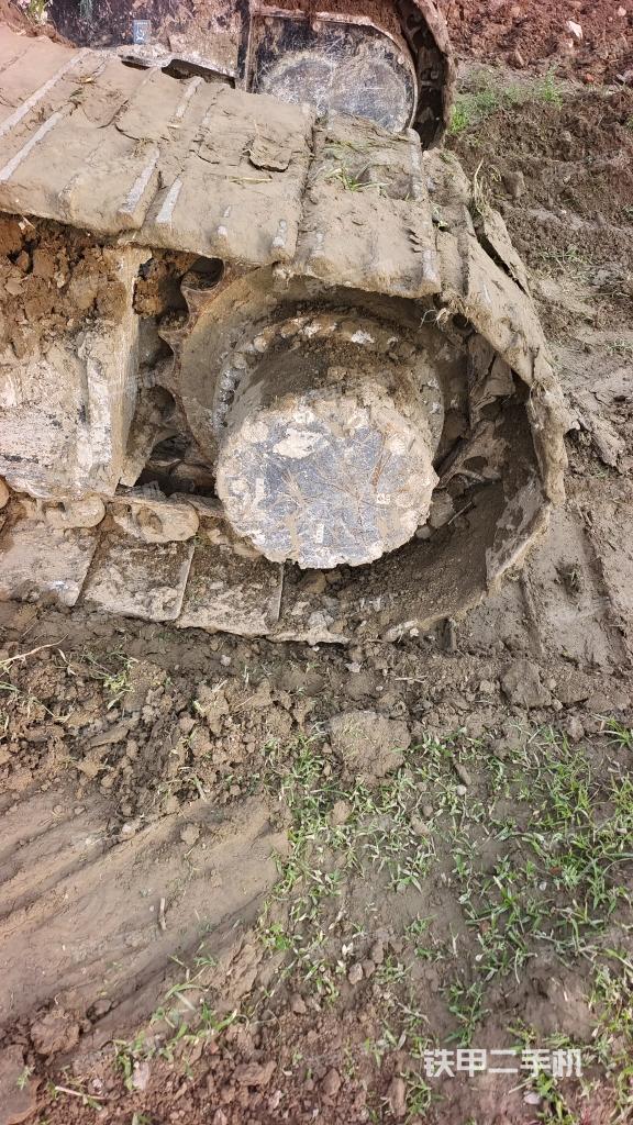 右驱动轮（行走机构）