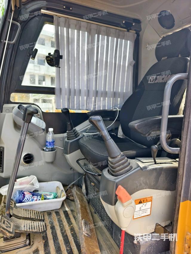 座椅后部（駕駛室部分）